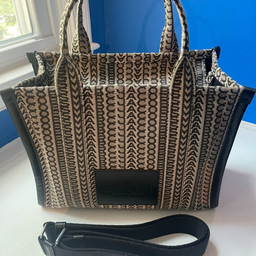 Marc Jacobs Monogram Jacquard Medium Tote - Picture 2 of 4